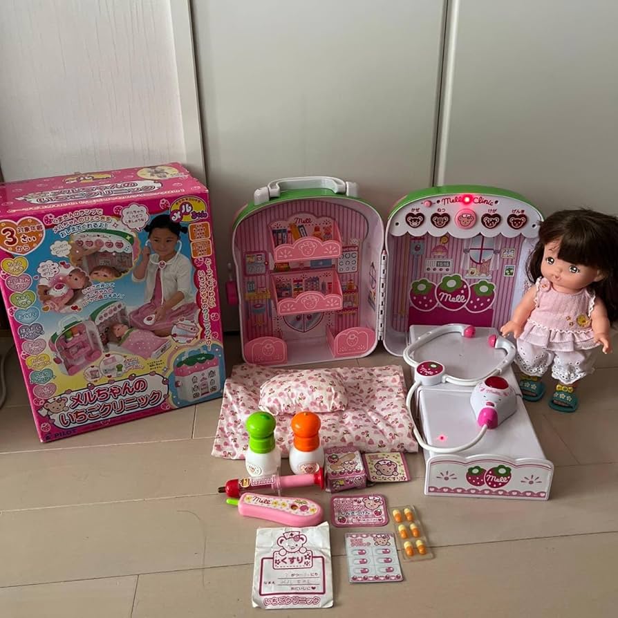 その他 melchan Amazon.co.jp: Mel-chan's Strawberry Clinic Doll : Toys & Games